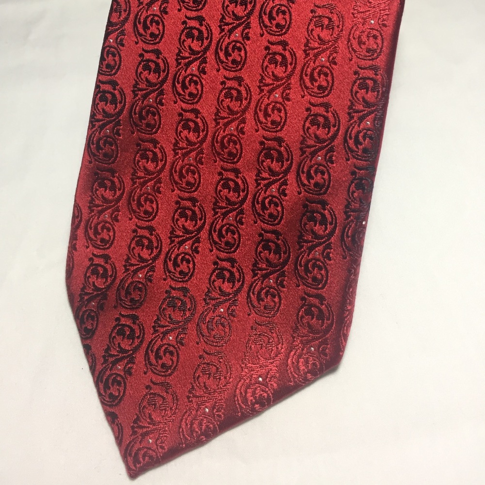 Roberto Villini red 7 fold silk tie